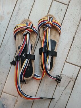 Multicolor Knotted Strap Sandals